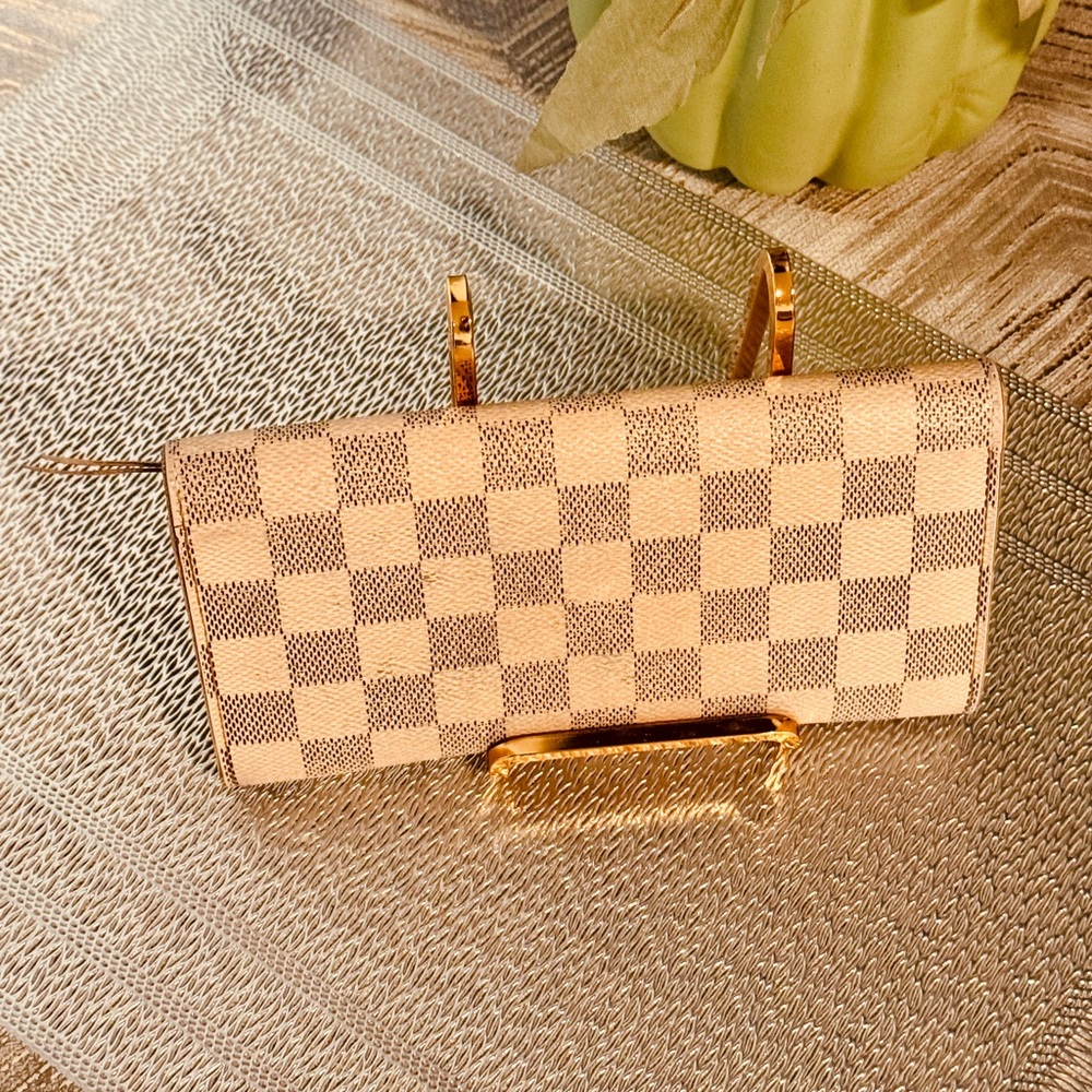 Louis Vuitton Damier Bifold Checkered Clutch - Picture 13 of 16